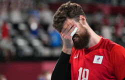 Мужскую и женскую сборные России по волейболу отстранили от Олимпийской квалификации